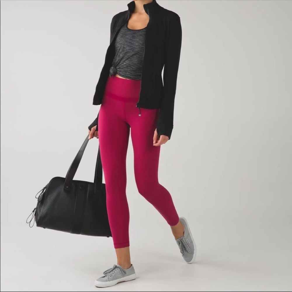 Lululemon Original Aligns Berry Rumble Size 4